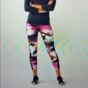 Lululemon Pace Tight Full-on Luxtreme size 10. FLASH SALE 🚨🚨🚨🚨🚨